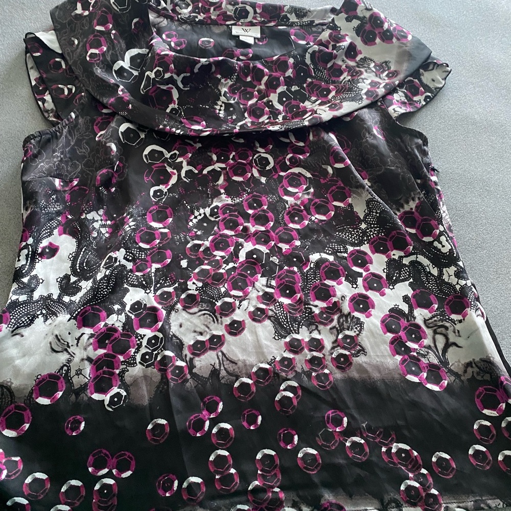 Beautiful  sleeveless top normal wear